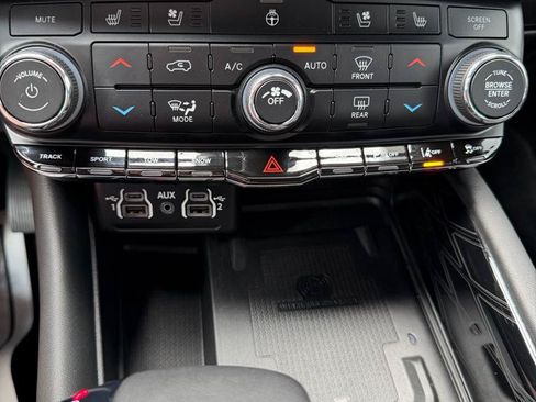 Used 2024 Dodge Durango Citadel w/ Tow 'N Go Group AWD/4WD image 22