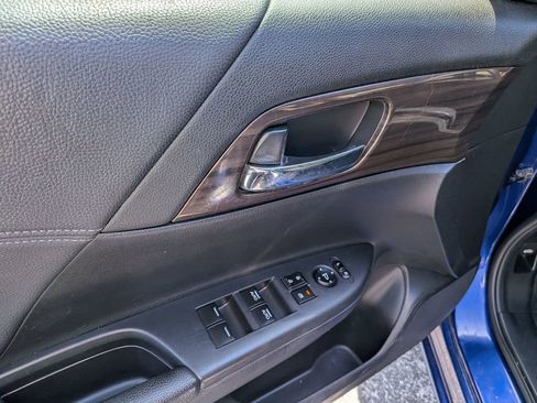 Used 2017 Honda Accord Hybrid Sedan image 10