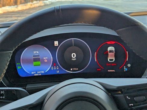 Used 2025 Porsche Macan Electric image 29