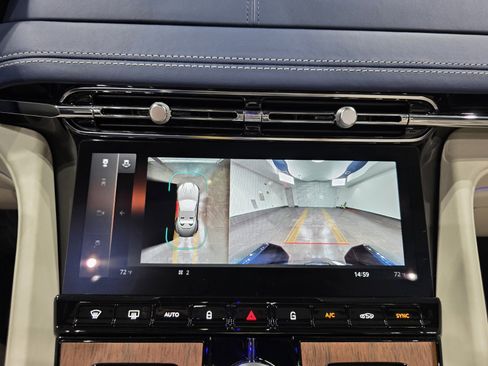 Used 2025 Aston Martin DB12 Convertible image 14