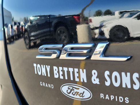 Used 2023 Ford Edge SEL w/ Convenience Package AWD/4WD image 7