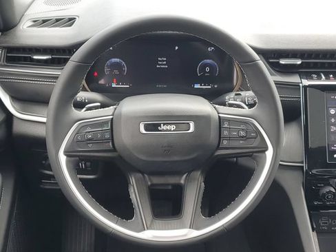 Used 2023 Jeep Grand Cherokee L Laredo AWD/4WD image 15