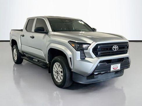 Used 2024 Toyota Tacoma SR RWD image 3
