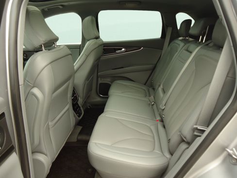 Used 2022 Lincoln Nautilus Reserve AWD/4WD image 29