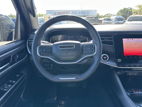 Used 2024 Jeep Wagoneer Series II w/ Flexible Seating Group RWD image 24