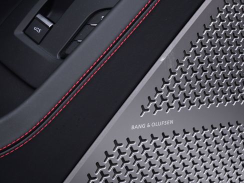 Used 2022 Lamborghini Urus image 16