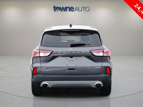 Used 2022 Ford Escape SE image 5