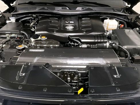 Used 2023 Nissan Armada SL w/ Captain's Chairs Package image 9