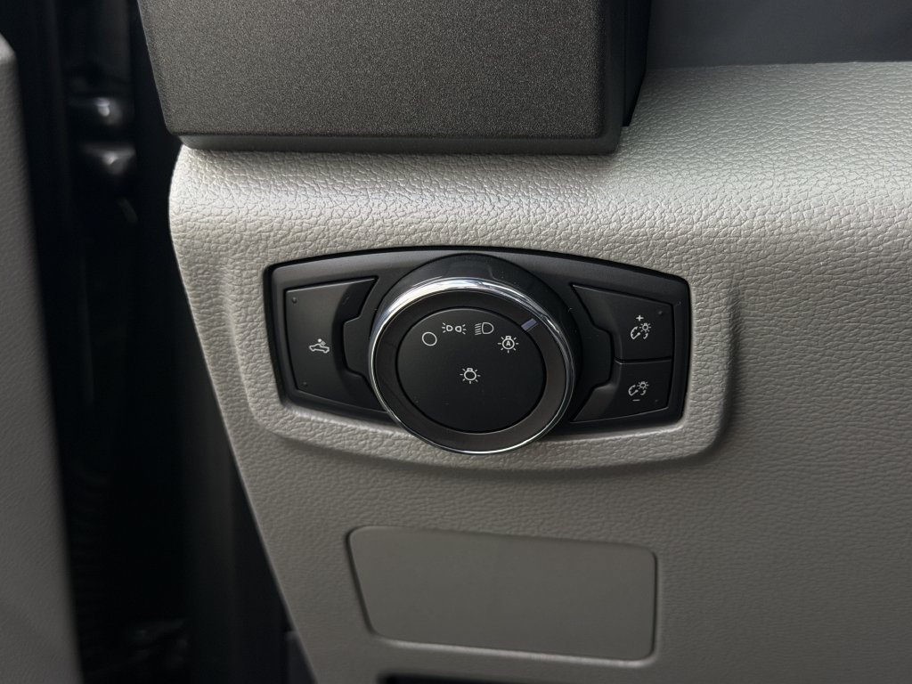 Used 2018 Ford F250 XL w/ STX Appearance Package AWD/4WD image 24