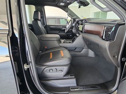 Certified 2025 GMC Sierra 2500 AT4 w/ AT4 Premium Plus Package image 29