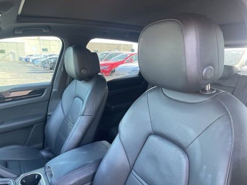Used 2020 Porsche Cayenne AWD/4WD image 5