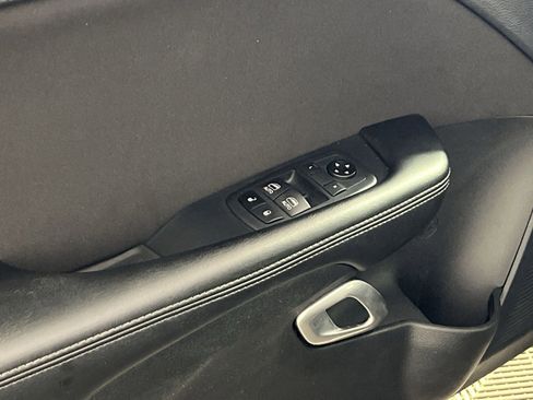 Used 2021 Dodge Challenger SXT image 15