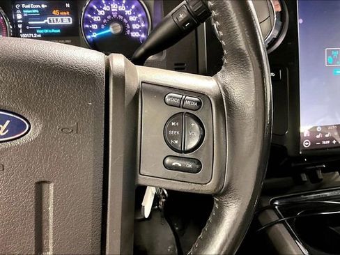 Used 2011 Ford F350 Lariat w/ Lariat Interior Pkg image 13