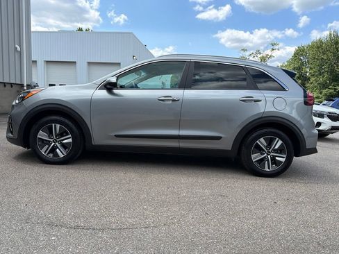 Used 2022 Kia Niro LXS FWD image 10