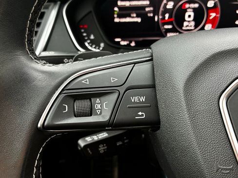 Used 2020 Audi SQ5 Prestige w/ Prestige Package image 24