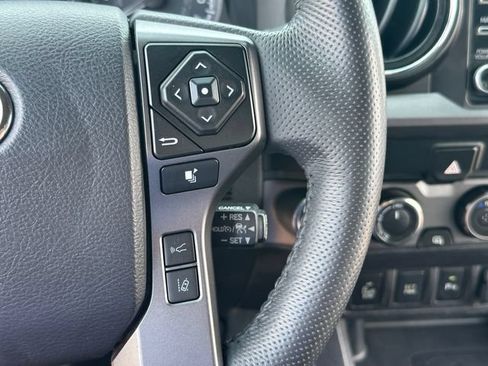 Used 2021 Toyota Tacoma TRD Off-Road w/ Technology Package AWD/4WD image 30