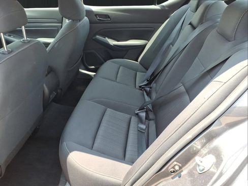 Used 2025 Nissan Altima 2.5 SV FWD image 19
