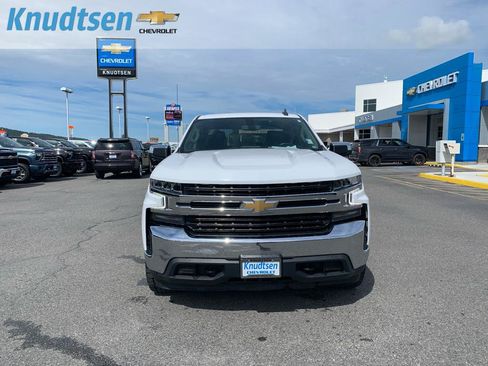 Used 2022 Chevrolet Silverado 1500 LT AWD/4WD image 2