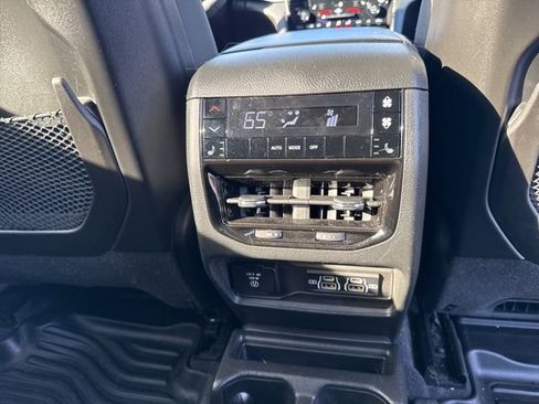 Used 2023 Jeep Grand Cherokee L Limited image 14