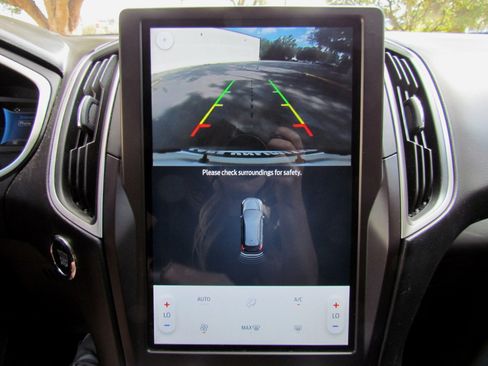 Used 2021 Ford Edge SE image 31