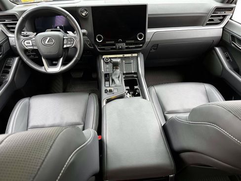 Used 2025 Lexus GX 550 w/ Accessory Package (2T) AWD/4WD image 20