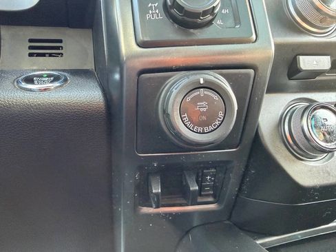 Used 2018 Ford F150 Lariat w/ Equipment Group 502A Luxury image 30