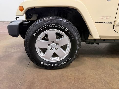 Used 2011 Jeep Wrangler Sahara w/ Connectivity Group AWD/4WD image 85