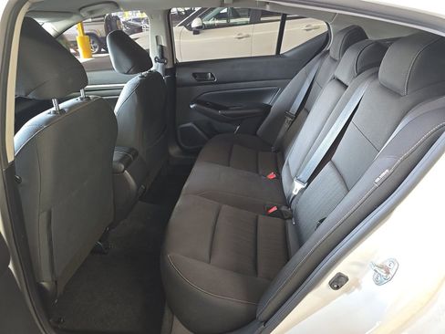 Used 2023 Nissan Altima 2.5 SV FWD image 13