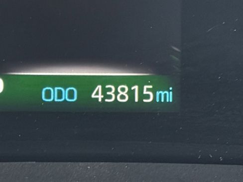 Used 2024 Toyota Sienna XLE image 39