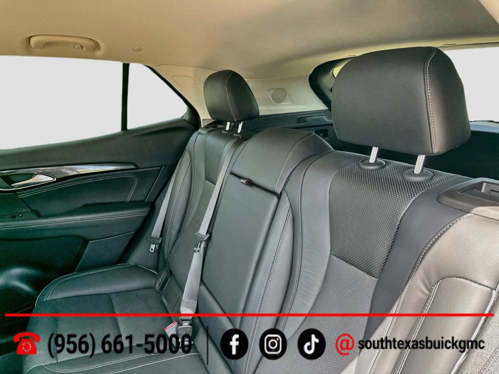Used 2023 Buick Envision Essence AWD/4WD image 22