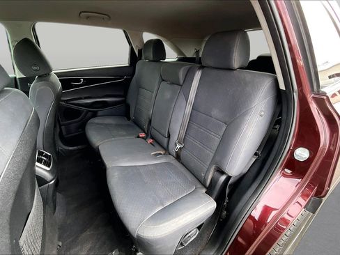 Used 2019 Kia Sorento FWD image 16