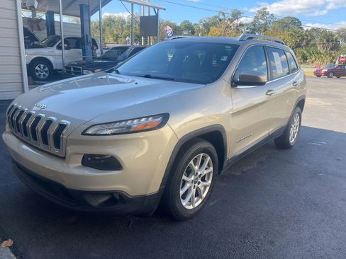 Used 2015 Jeep Cherokee Latitude image 3