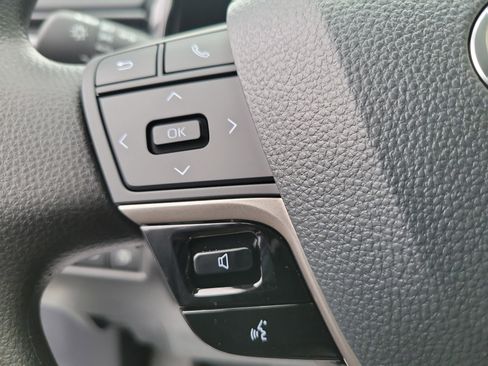 Used 2025 Toyota Camry LE image 22