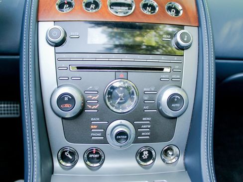 Used 2014 Aston Martin DB9 Volante RWD image 18