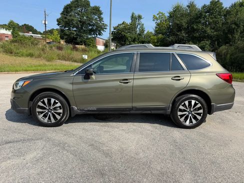 Used 2015 Subaru Outback 3.6R Limited AWD/4WD image 2