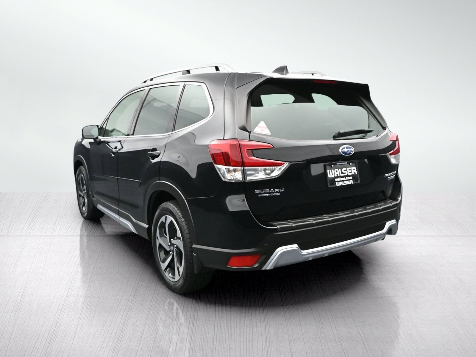 Used 2023 Subaru Forester Touring AWD/4WD image 5