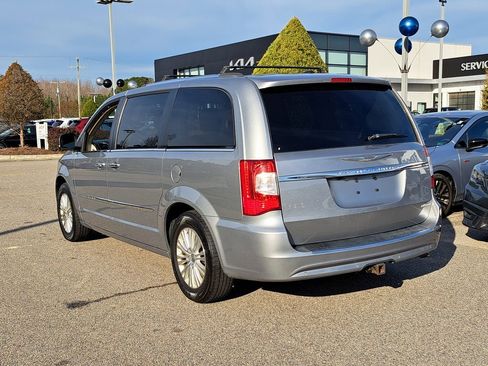 Used 2016 Chrysler Town & Country Limited w/ Trailer Tow Group image 7