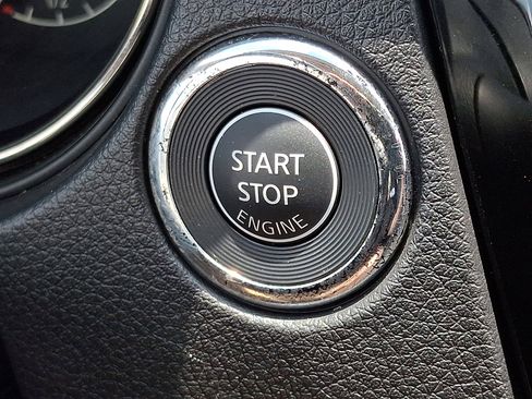 Used 2019 Nissan Rogue SV AWD/4WD image 22
