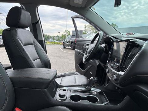 Used 2020 Chevrolet Traverse RS w/ LPO, Floor Liner Package AWD/4WD image 16