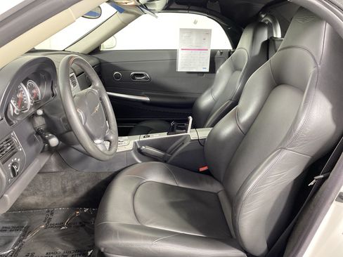 Used 2005 Chrysler Crossfire Limited RWD image 13