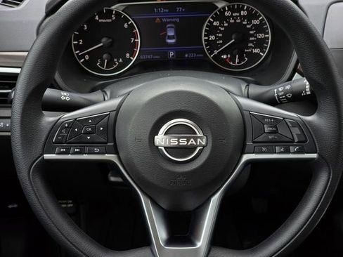 Used 2024 Nissan Altima 2.5 SV FWD image 14