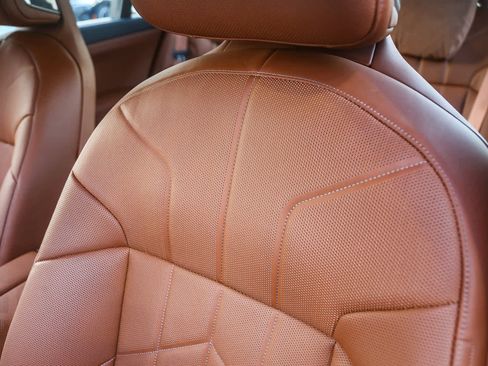 Used 2025 BMW i7 xDrive60 image 21