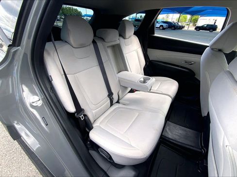 Used 2025 Hyundai Tucson SE FWD image 20