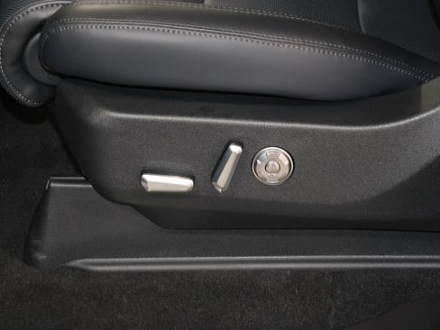 New 2026 Lincoln Navigator L Premier AWD/4WD image 22