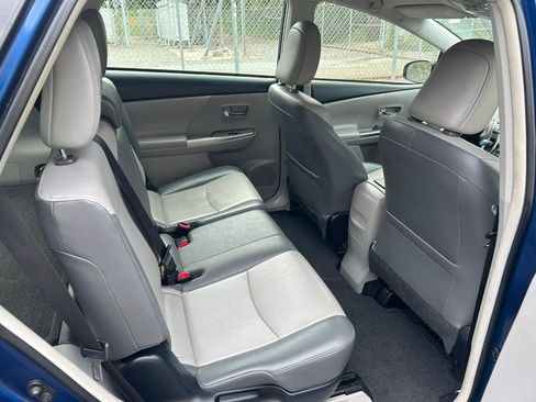Used 2015 Toyota Prius V Four FWD image 16