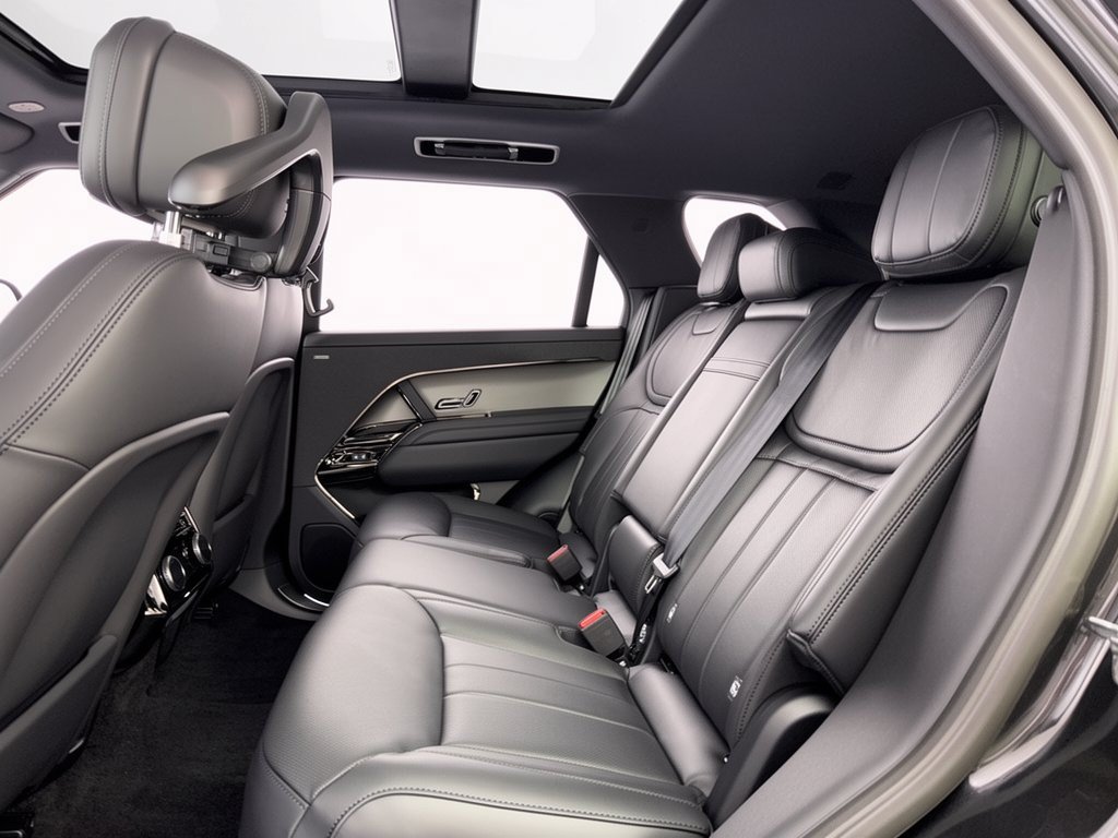 New 2027 Land Rover Range Rover Sport SE AWD/4WD image 25