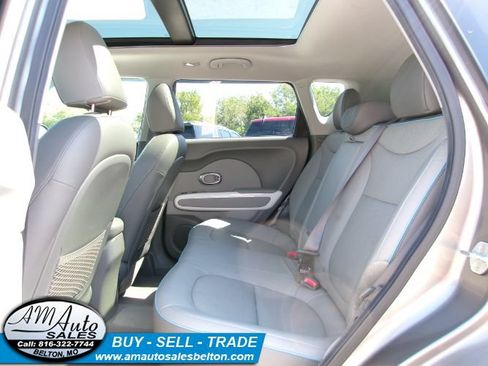 Used 2017 Kia Soul EV + w/ Sun & Fun Package FWD image 16
