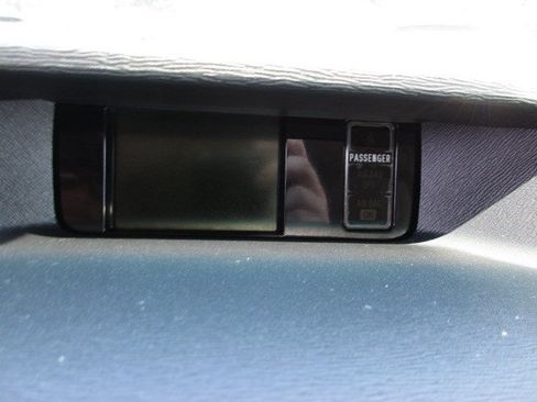 Used 2014 Toyota Sienna LE AWD/4WD image 22