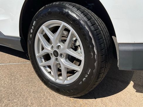 Used 2024 Ford Edge SEL image 9