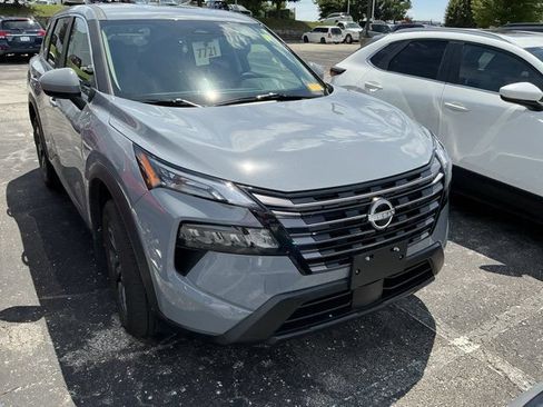 Used 2026 Nissan Rogue SV FWD image 2